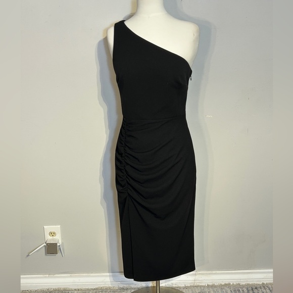 Black one shoulder cocktail dress NWT size 6 - Picture 2 of 12